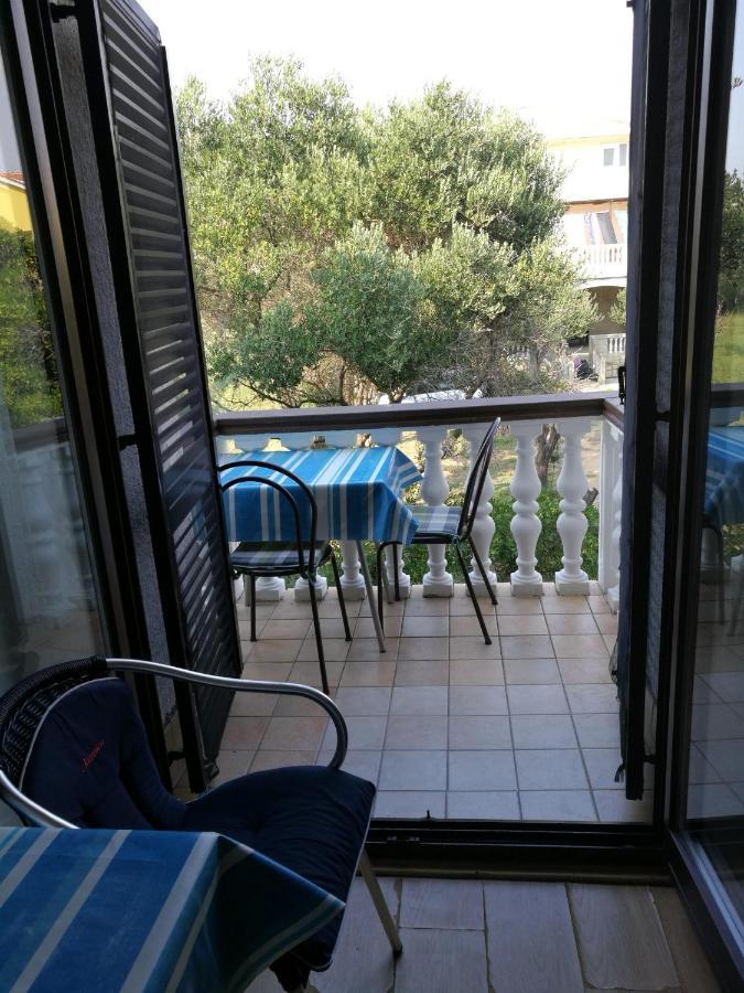 Apartments Mint Povljana - 50M From Sandy Beach מראה חיצוני תמונה
