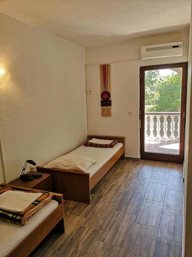Apartments Mint Povljana - 50M From Sandy Beach מראה חיצוני תמונה