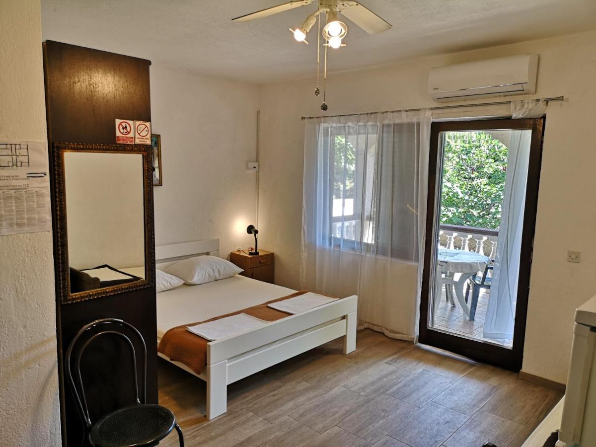 Apartments Mint Povljana - 50M From Sandy Beach מראה חיצוני תמונה