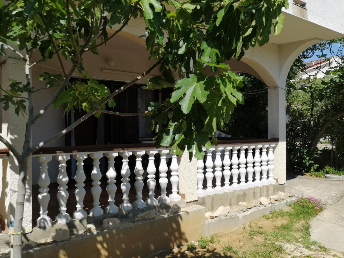 Apartments Mint Povljana - 50M From Sandy Beach מראה חיצוני תמונה