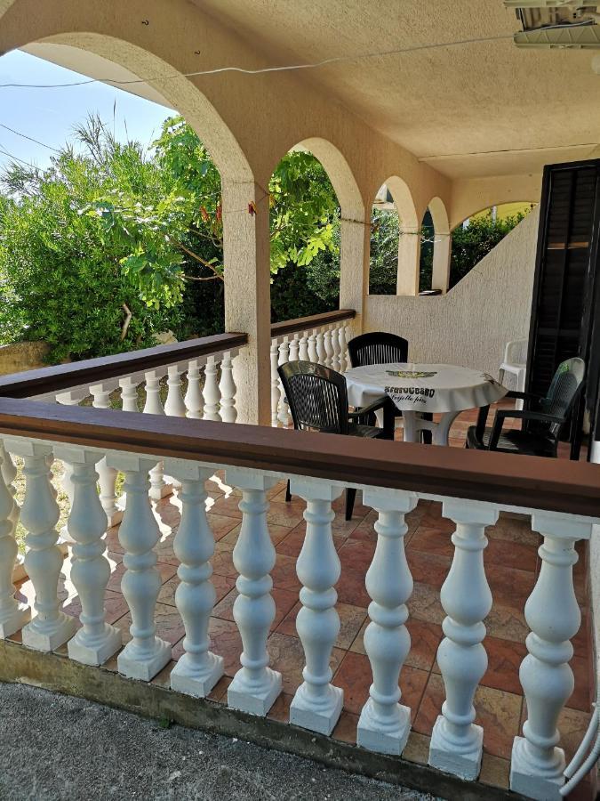 Apartments Mint Povljana - 50M From Sandy Beach מראה חיצוני תמונה