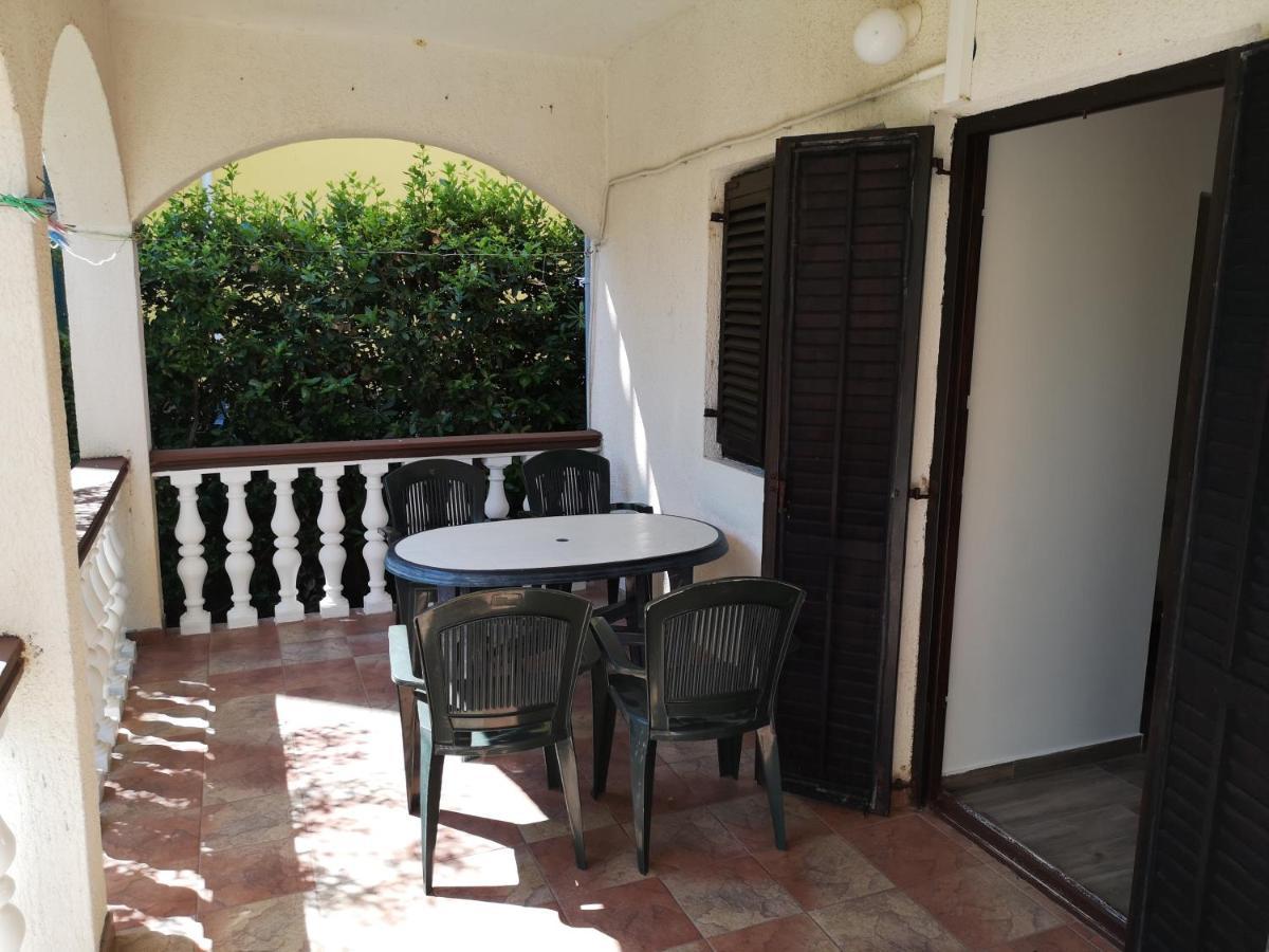 Apartments Mint Povljana - 50M From Sandy Beach מראה חיצוני תמונה
